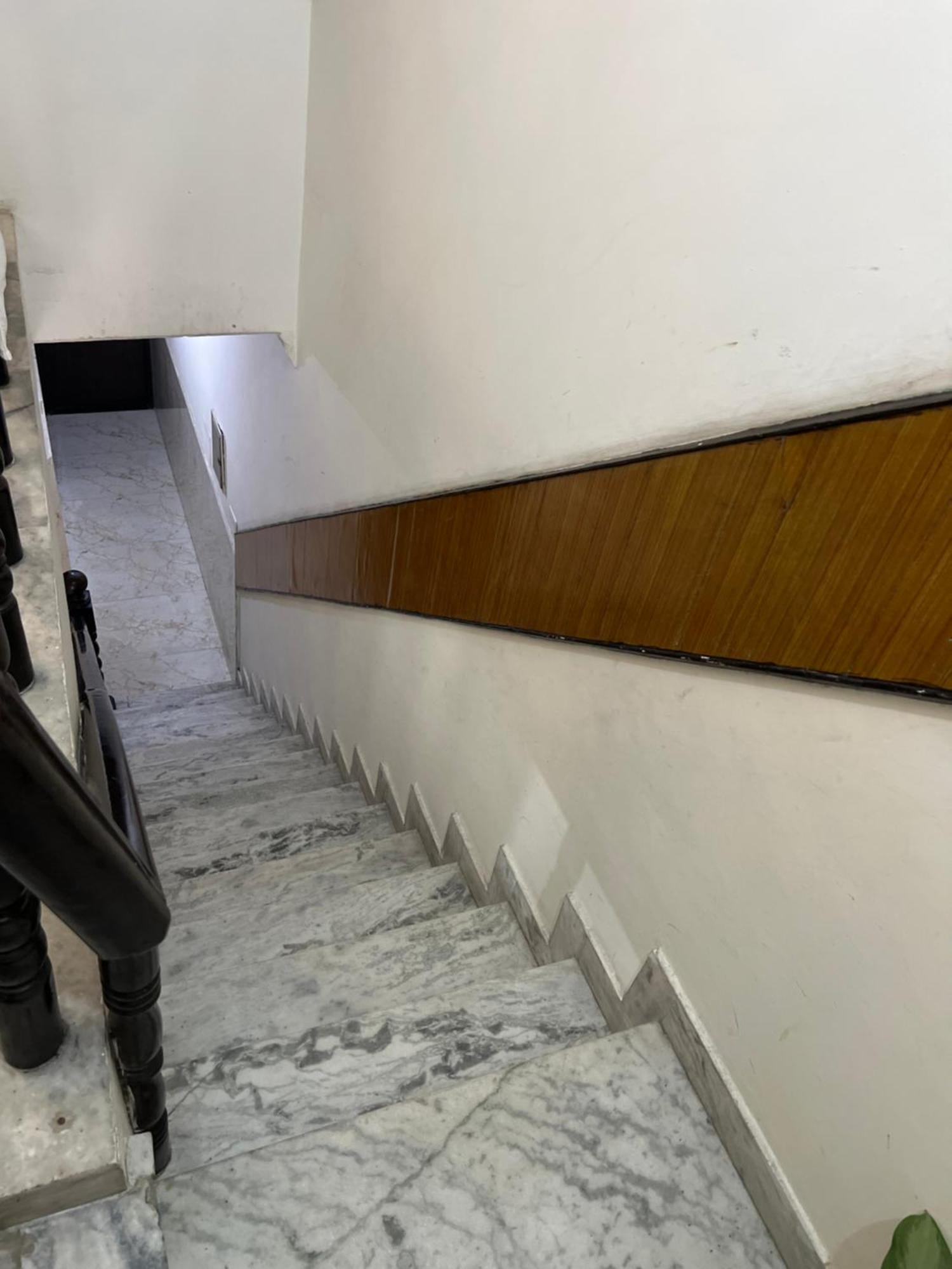 Raja Guest House -- Jalandhar Railway Station -- For Family, Couples, Travellers エクステリア 写真