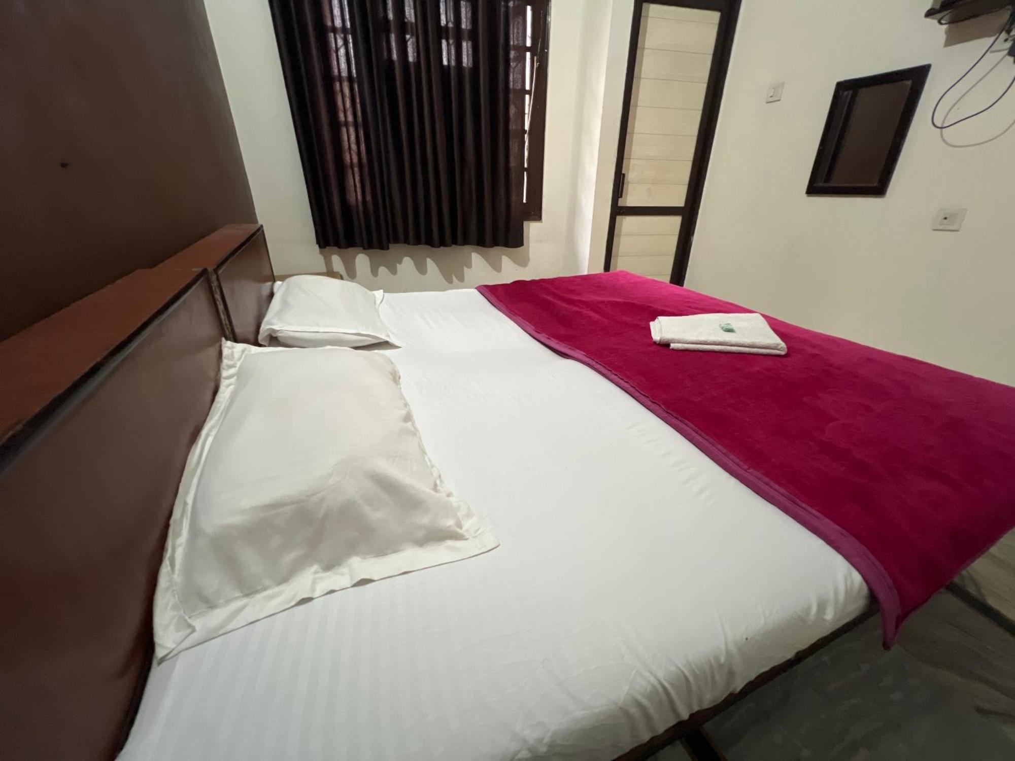 Raja Guest House -- Jalandhar Railway Station -- For Family, Couples, Travellers エクステリア 写真