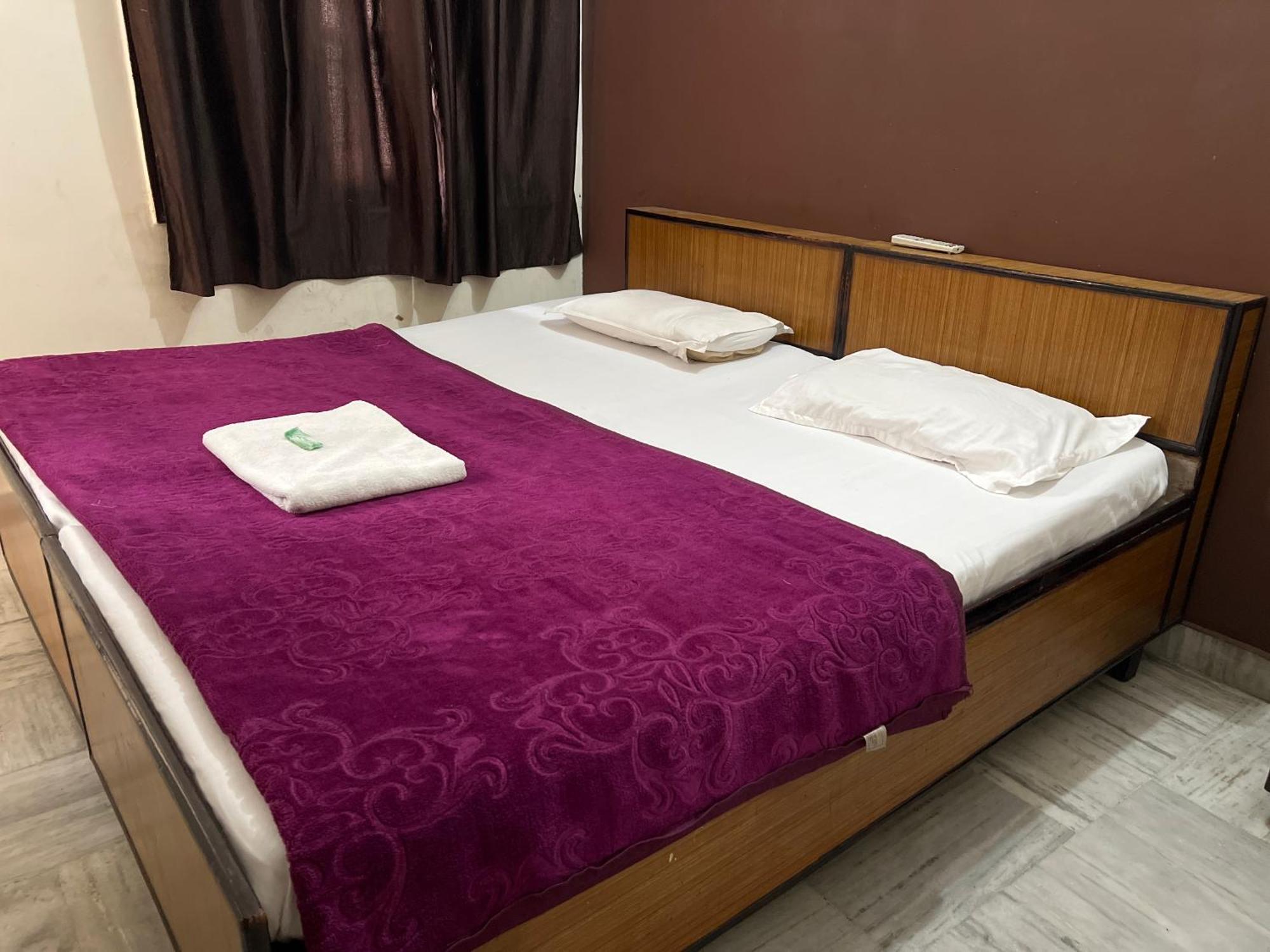 Raja Guest House -- Jalandhar Railway Station -- For Family, Couples, Travellers エクステリア 写真